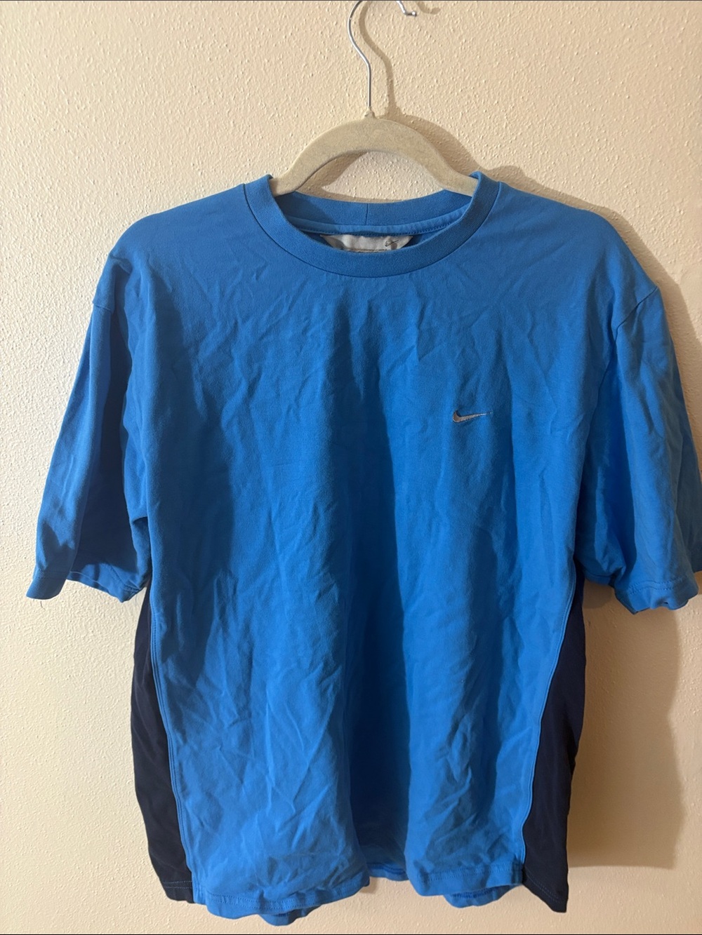 Nike Men’s Blue Short-Sleeve Tee with Navy Side Panels